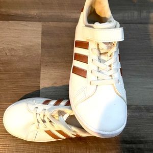 Adidas girls size 2 lifestyle shoes